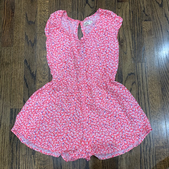 Like new Hollister Floral Romper Women’s Small - Picture 1 of 10